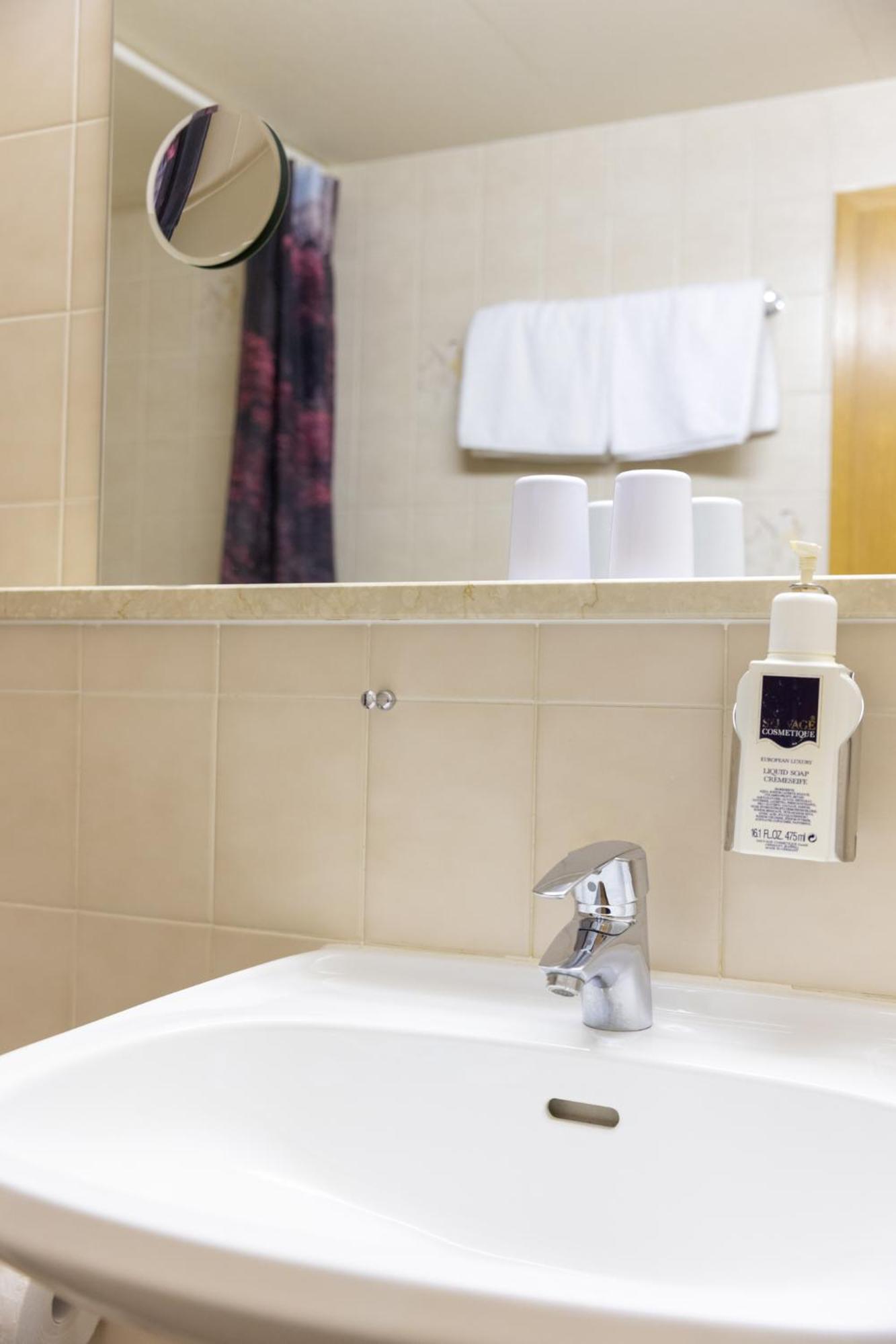 Akzent Hotel Meerfraeulein Wemding Dış mekan fotoğraf